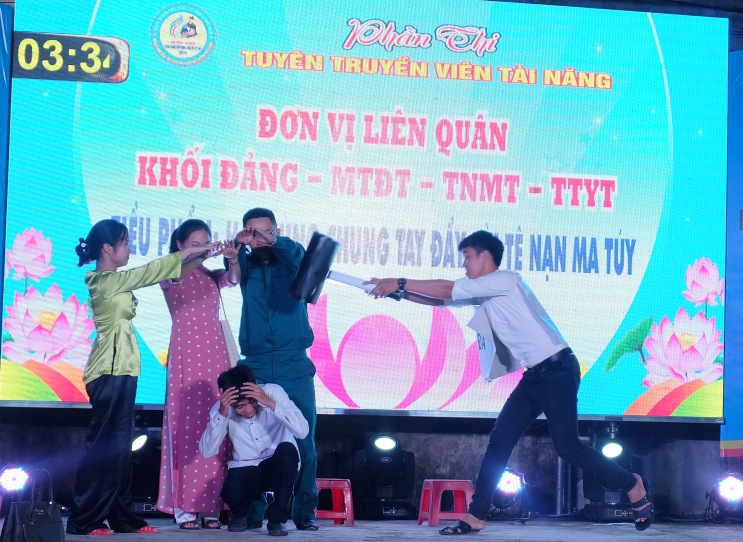 Phần thi Tuyên truyền viên tài năng với nhiều tiểu phẩm xuất sắc, chuyển tải các thông điệp về phòng, chống ma túy tại cộng đồng. Ảnh: M.L